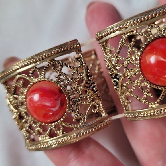 Vintage Gold Tone Filigree Panel Bracelet w Orange Acrylic Cabochons - Picture 7 of 7